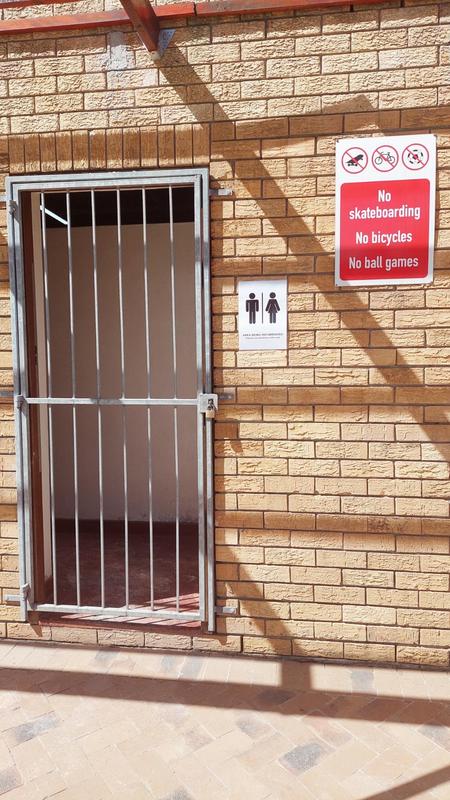 1 Bedroom Property for Sale in Loevenstein Western Cape